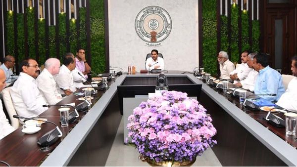 సీనియర్లకు తేల్చి చెప్పిన సీఎం జగన్ - డోర్స్ ఓపెన్..!!