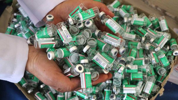 Corona Vaccine: కరోనా వ్యాక్సిన్లపై చేతులెత్తేసిన కేంద్రం.. ఇక నుంచి అంతే సంగతి..!