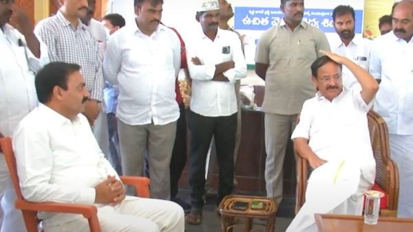 వెంకయ్య నాయుడిని కలిసిన ఏపీ మంత్రి: కీలక సూచన..!!