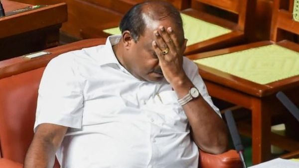 నా భార్యకు టిక్కట్ ఇవ్వకపోతే మీ టిక్కెట్ నాకొద్దు, మాజీ ప్రధాని, మాజీ సీఎంకు ?