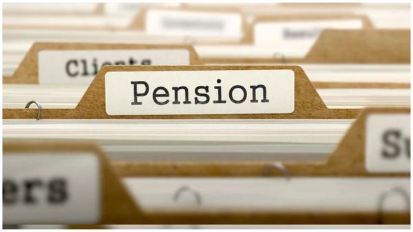 పింఛన్ కోసం 15ఏళ్ళుగా అంధురాలిగా నటన.. ఈమె నటనకు ఆస్కార్ ఇవ్వాల్సిందే!!