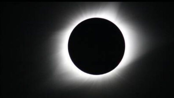 Solar eclipse 2023: ఈ రాశులవారు సూర్యగ్రహణ దోషం పీడించకుండా చెయ్యాల్సిన దానాలివే!!