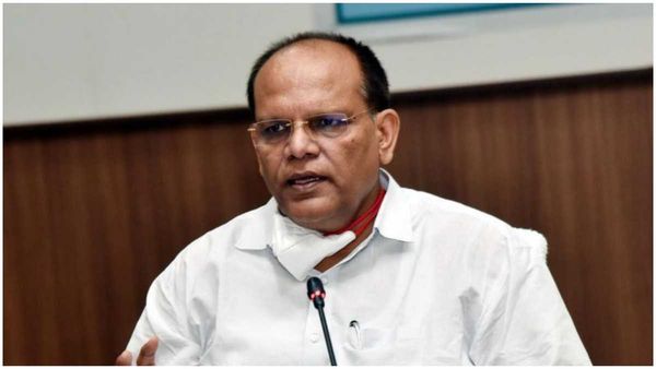 సోమేశ్ కుమార్ వీఆర్ఎస్ పై కేంద్రం కీలక నిర్ణయం..!!