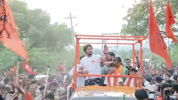 రోడ్ షోలతో దుమ్ములేపుతున్న హీరో సుదీప్, కిచ్చా హవాతో ఫ్యాన్స్ కిచకిచా, లీడర్స్ !