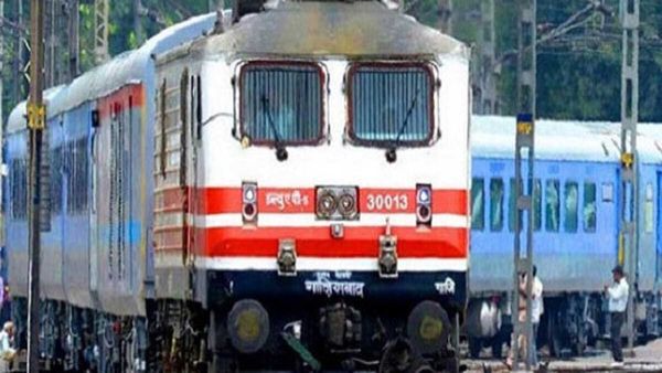 కేరళ రైలులో అగ్నిప్రమాదం, పెట్రోల్ పోసి నిప్పంటించారు. మహారాష్ట్రలో షారుఖ్ అందర్ !