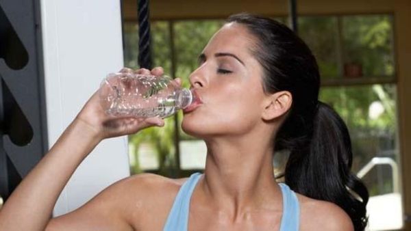 health tips: బరువును బట్టి ఎన్ని లీటర్ల నీళ్ళు తాగాలి.. లెక్కలు తెలుసుకోండి!!