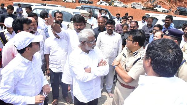 విశాఖకు వైఎస్ జగన్- విప్లవాత్మక మార్పు: వైవీ