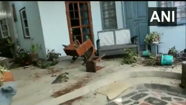 అట్టుడుకుతున్న మణిపూర్: 8 జిల్లాల్లో కర్ఫ్యూ, మొబైల్ ఇంటర్నెట్ నిలిపివేత