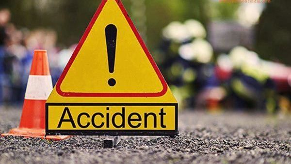 Road Accident: హైదరాబాద్ శివారులో ఘోర రోడ్డు ప్రమాదం.. నలుగురు మృతి..