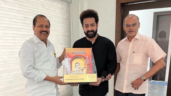 జూనియర్ ఎన్టీఆర్, పురంధేశ్వరికి చంద్రబాబు ఆహ్వానం..