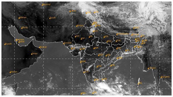 బంగాళాఖాతంలో మరో అల్పపీడనం: 18 జిల్లాల్లో హైఅలర్ట్: 70 కి.మీ వేగంతో..
