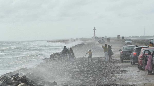 Cyclone Mocha: తీరానికి చేరువగా పెను తుఫాన్- అంచనాలకు మించి విధ్వంసం