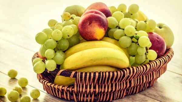 దేవుడికి ఏ పండ్లు నైవేద్యంగా పెడితే ఎలాంటి ఫలితం వస్తుంది?