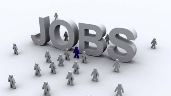 JObs: మీరు  గ్రాడ్యుయేటా.. వెంటనే దరఖాస్తు చేసుకోండి.. ఏడాదికి రూ.4.5 లక్షలు జీతం..!