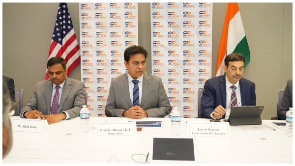 మంత్రి కేటీఆర్ మాస్టర్ మైండ్:ఆ రంగాల్లో హైదరాబాద్‌కు పెట్టుబడులు