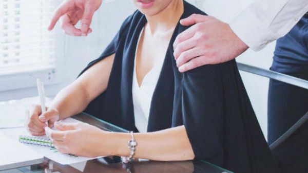 ముంబై మేడమ్ ఒంటరిగా చిక్కిందని ఉబర్ కారు డ్రైవర్ ఏం చేశాడంటే ?, క్లైమాక్స్ !