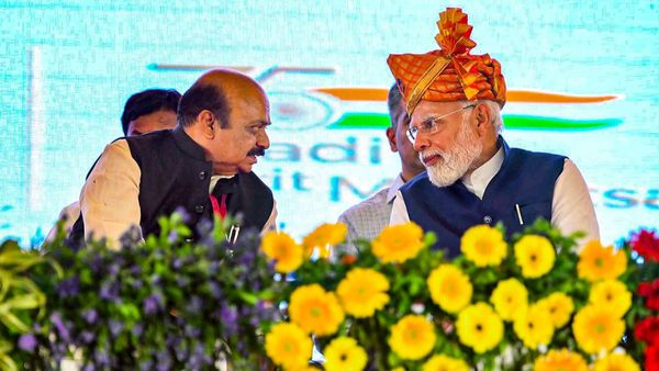 మంత్రులకే మతిపోగొట్టిన ఓటర్లు, చిత్తుగా ఓడించి గేట్ పాస్ !