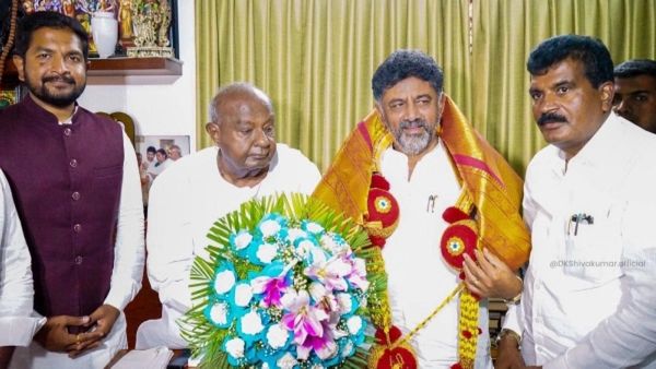 రూటు మారుస్తున్న డీకే శివకుమార్, ప్రతిపక్ష నాయకులతో ఫోటోలు, ద్వేషరాజకీయాలకు ?