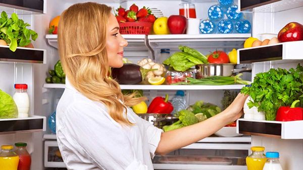 రిఫ్రిజిరేటర్ లో పొరబాటున కూడా ఇవి పెట్టకండి; మంచిది కాదు!!