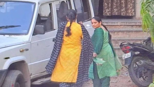 TSPSC: టీఎస్పీఎస్సీ పేపర్ల లీక్ విషయం శంకర్ లక్ష్మికి ముందే తెలుసా..!