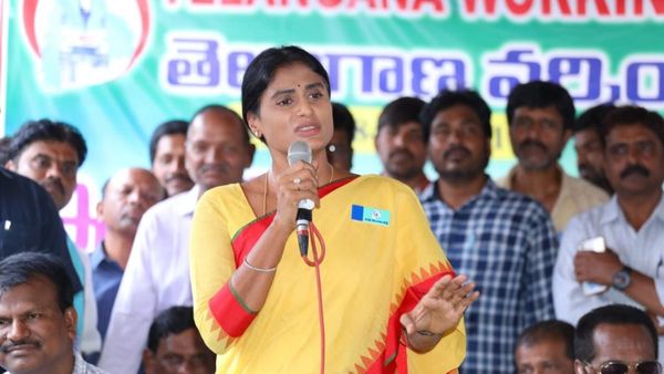 జర్నలిస్ట్ లకు కనీస మర్యాద ఇవ్వని కేసీఆర్ !విలేఖరుల ధర్నాకు షర్మిళ సంఘీభావం.!