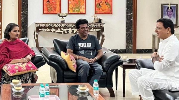 హ్యాట్రిక్ హీరో ఇంటికి వెళ్లిన కాంగ్రెస్ పార్టీ టాప్ లీడర్, బావమరిదికి మంత్రి పదవి గ్యారెంటీ !