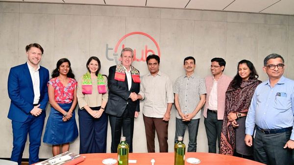 మనమే ముందుండాలి: తెలంగాణ రోబోటిక్స్ ప్రేమ్‌వర్క్ ప్రారంభించిన కేటీఆర్