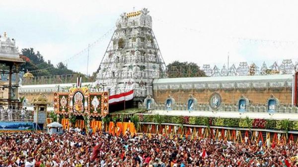 Tirumala: తిరుమలలో భారీగా భక్తుల రద్దీ.. దర్శనానికి 24 గంటల సమయం..