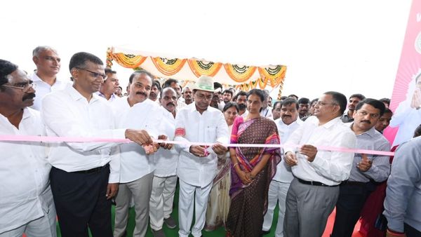 దేశంలోనే అతిపెద్ద రైల్వే కోచ్ ఫ్యాక్టరీని ప్రారంభించిన సీఎం కేసీఆర్