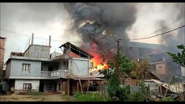 మంత్రి అధికారిక నివాసానికి నిప్పుపెట్టిన దుండుగులు: మణిపూర్‌‌లో మళ్లీ కలకలం