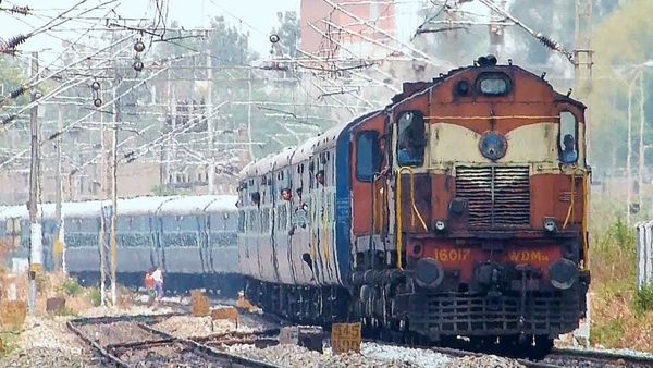 విశాఖ- విజయవాడ మధ్య రద్దయిన రైళ్లు: జాబితా ఇదే: వందే భారత్ ఆలస్యం