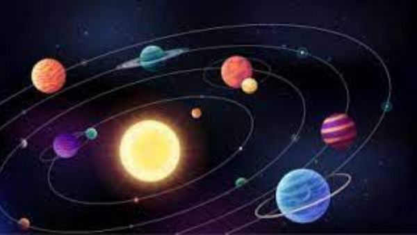 Astrology: మిధునరాశిలో సూర్యుని సంచారం: ఈ రాశులకు అదృష్టం; మీరూ ఉన్నారా?