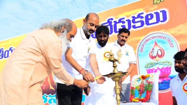 ఆత్మసాక్షిగా కూడా అబద్ధమే.. మీకు ఆధ్యాత్మికత ఎక్కడిది? బండి సంజయ్!!