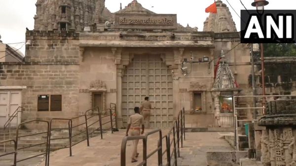 మూతపడ్డ ద్వారకా ఆలయం- అదాని పోర్ట్‌లో కార్యకలాపాలు నిలిపివేత..!!