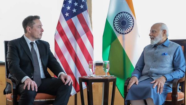 మోదీ ఫ్యాన్ నేను , ప్రధానితో మస్క్ సమావేశం - యూఎస్ లో యోగా ఉత్సవంలో..!!