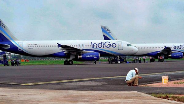 పాకిస్తాన్ గగనతలంలోకి వెళ్లిన ఇండిగో ఫ్లైట్- కలకలం