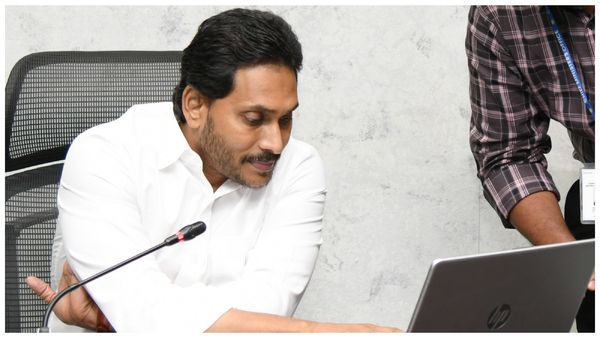 44 లక్షల తల్లుల ఖాతాల్లో సీఎం జగన్ నిధులు - అర్హుల జాబితా సిద్దం..!!