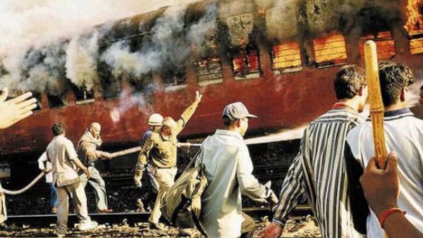 గోద్రా అల్లర్లపై గుజరాత్ జడ్జి షాకింగ్-అవి మీడియా, లౌకిక వాదుల సృష్టే-35 మందికి విముక్తి