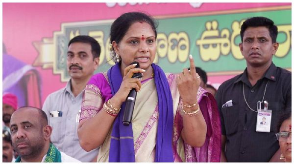 కేసీఆర్ సంక్షేమ ఫలాలు అందని ఇల్లు లేదు.!చెరువుల పండగలో కల్వకుంట్ల కవిత.!!