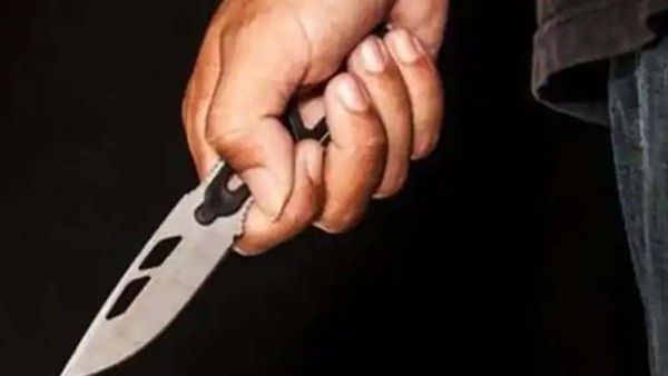 ఆంటీతో అక్రమ సంబంధం, మేడమ్ సొంత ఇంటి మీద కన్ను, ముక్కలుగా నరికేసి !