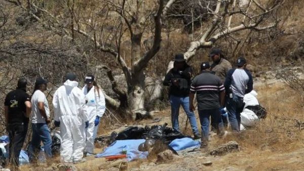 Crime News: ఉద్యోగం మానేస్తామని చెప్పినందుకు 8 మంది ఉద్యోగుల హత్య..