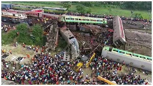 ఒడిసా రైలు ప్రమాదంలో ''పేలాలు'' ఏరుకుంటున్న మోసగాళ్లు