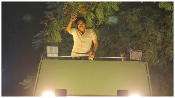 అలా వదిలేయకండ్రా.. పవన్ ను డాక్టర్ కు చూపించాలంటున్న ఏపీ మంత్రి...