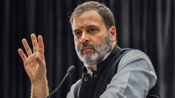 రాష్ట్రం నాశనం కావడానికి ఎవరు కారణం, మండిపడిన యువరాజు రాహుల్ గాంధీ!