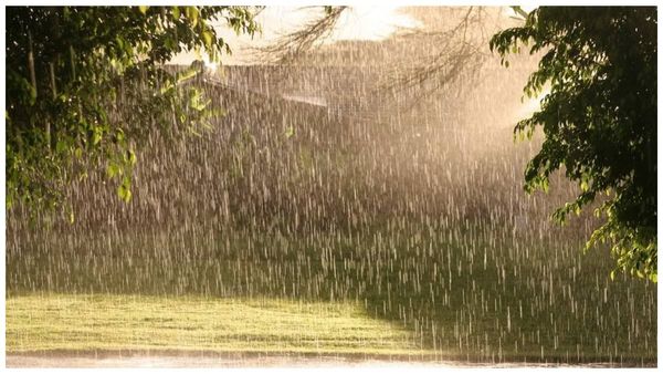 తెలంగాణలో మూడు రోజులపాటు వర్షాలు: ఎండలు కూడా తీవ్రమే, వడగాలుల అలర్ట్