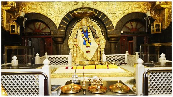 షిర్డీ సాయి భక్తుల కోసం వీఐపీ పాస్ - ఎలా పొందాలంటే..!!