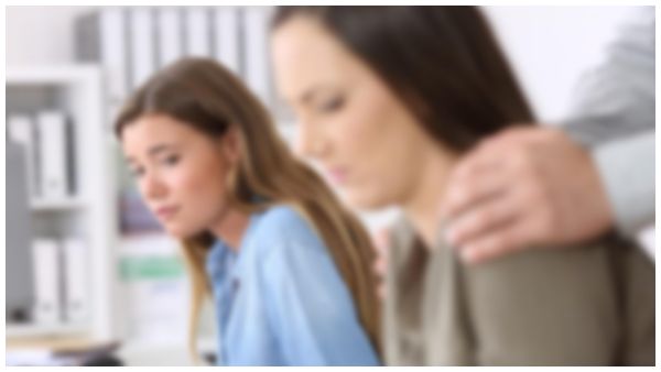 ముద్దు పెడతారా? బిల్డింగ్ పై నుండి తోసెయ్యమంటారా? విద్యార్థినులతో పీఈటీ