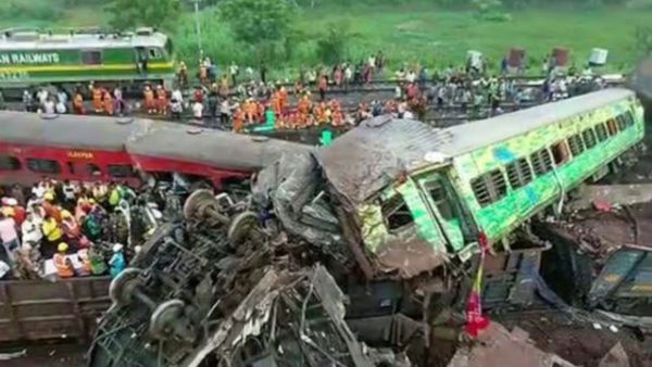 ఒడిశా రైలు ప్రమాదం, మార్చురీలో శవాల కుప్పలో బతికున్న కొడుకును చూసి !