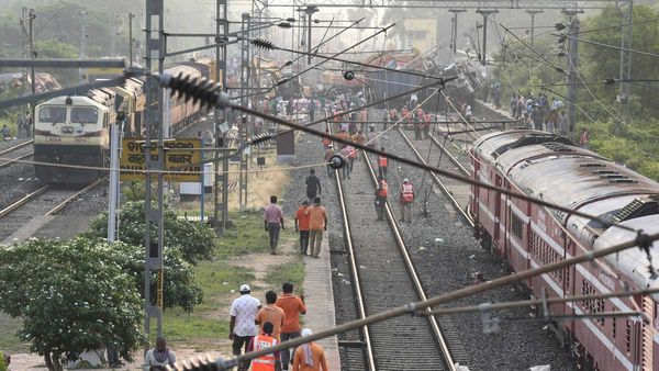 ఒడిశా ఘటనతో రైల్వేల అలర్ట్-దేశవ్యాప్తంగా సిగ్నల్స్ తనిఖీకి స్పెషల్ డ్రైవ్..