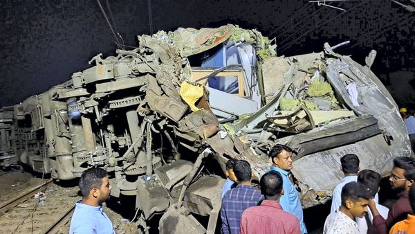 ఒడిశా రైలు ప్రమాదం: రైళ్ళ ప్రమాదాలను నియంత్రించే 'కవచ్' వ్యవస్థ ఎక్కడ?